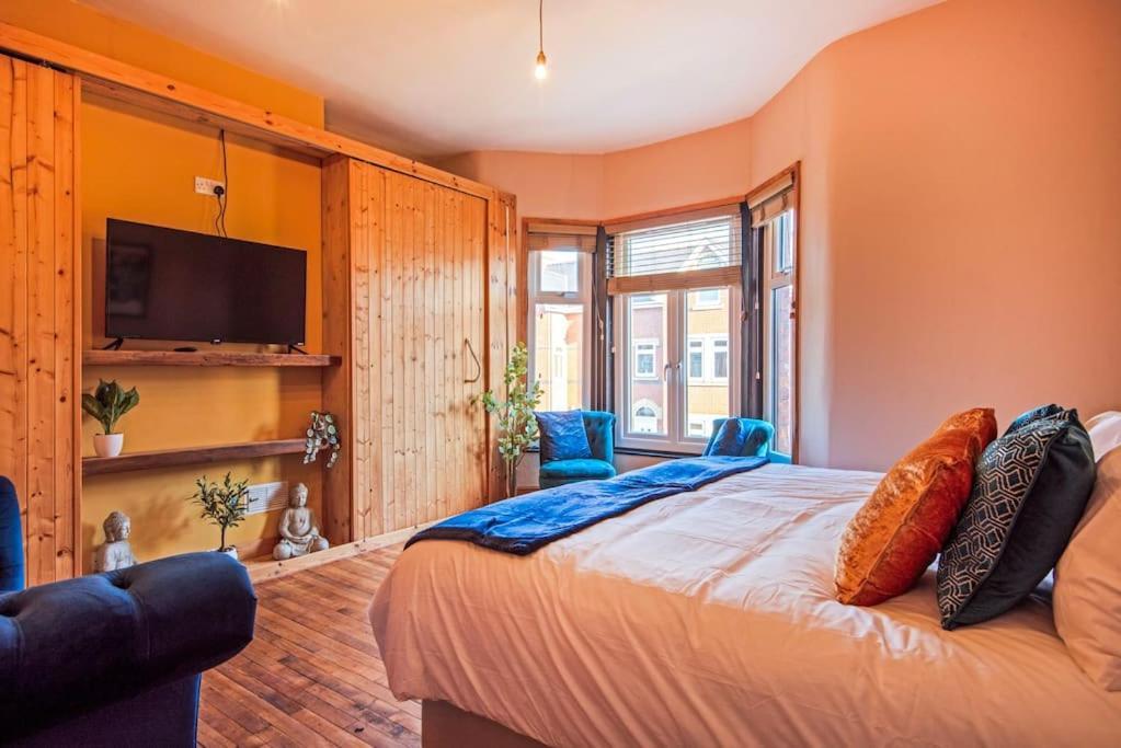 From In South Cheshire Holiday home Crewe